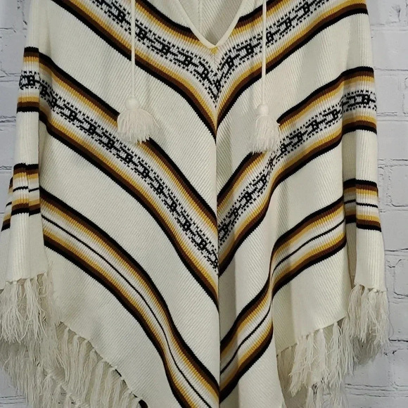Vtg 70s Ethnic Fringed Mexican Boho Hippie Poncho Sweater Cape Jacket Blanket - Picture 4 of 10